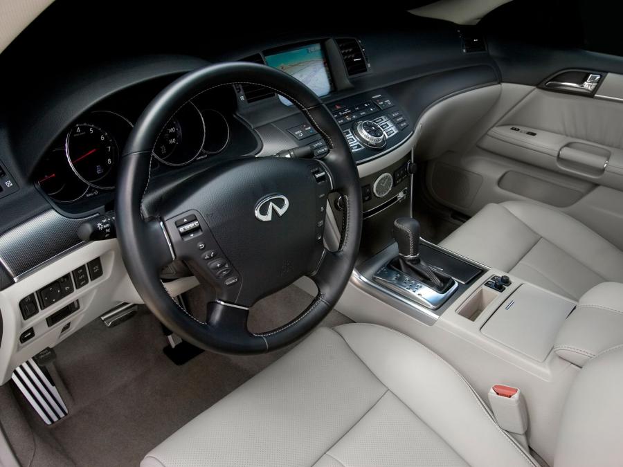  Infiniti M45 S 2008 года  (фото 16 из 20)